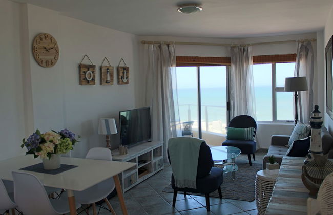 Stay Spectacular - Photo 27