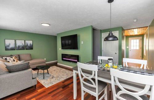 *NEW* Beautiful 3 floor Townhome with Sauna - Foto 1