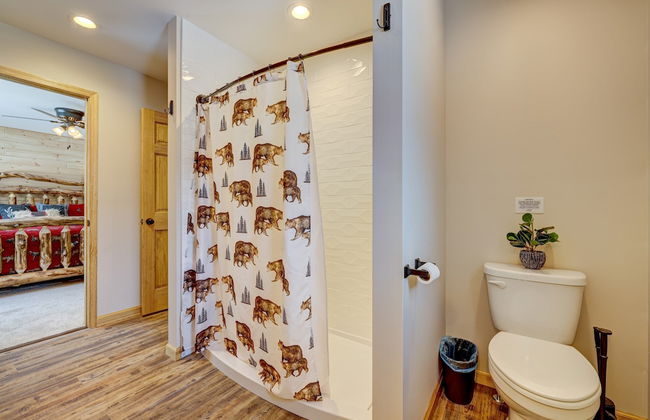 Over the Top Lodge by Avantstay Hot Tub, Shared Pool, Beach/lake Access - Foto 22