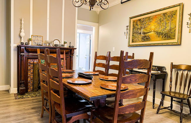 THE 1023 With Private Yard & Parking, Near Falls & Casino by Niagara Hospitality - Photo 38