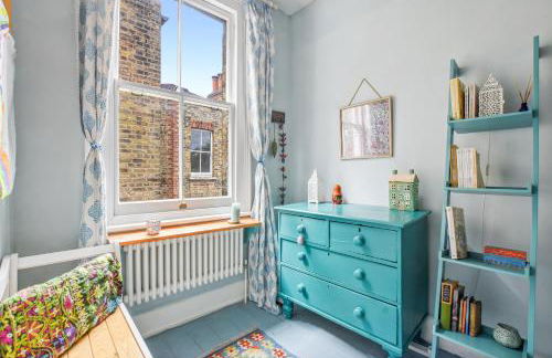 Charming London with balcony - Photo 9