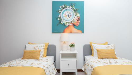 Sunny Cozy Flat w/ Terrace - São João - Photo 3