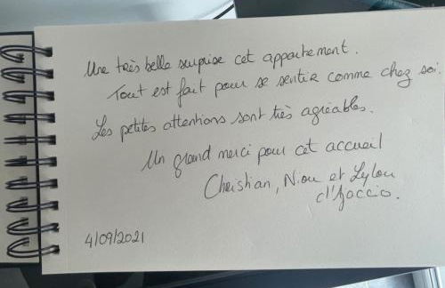 AJ - Stylish Pied-à-Terre à La Joliette - Parking - Foto 28