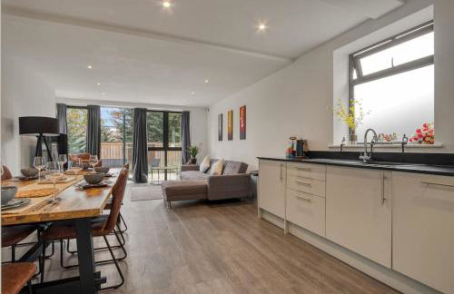 3-Bed, 2-Bath Wembley Apartment with Free Parking - Foto 32