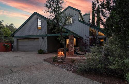 Luxe Boutique-Style Home w/Indoor Hot Tub - Foto 57