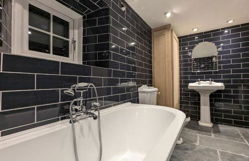 Historic character cottage in central Dornoch - Photo 20