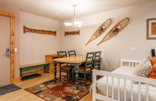 New Listing Updated 1 bedrm 1 bath Summit H Building #95 condo Just steps to Eagle Lodge sleeps 4 - Foto 6