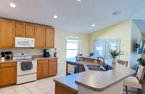 Luxury Family Villa with Pool Near Disney Parks - Foto 9