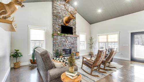 Family Retreat with Fire Pit and Yard in Mineral City - Foto 5