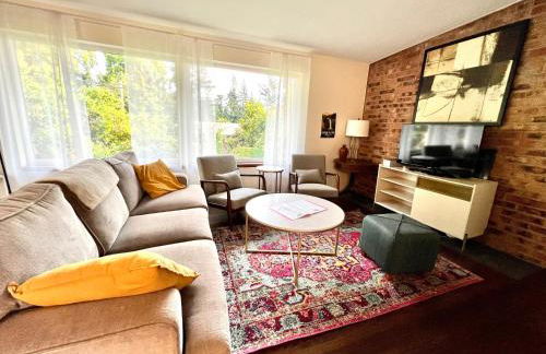 Spacious Retreat w/ Hot Tub. Perfect for Families - Photo 21