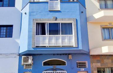 Blue House - Photo 1