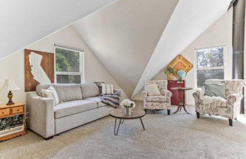 Charming 4BR Wine Country Getaway with Spa & Firepit - Foto 28