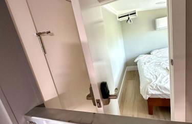 Tiny Private Room #4 in Shared 5BR House with Other Guests - Foto 7