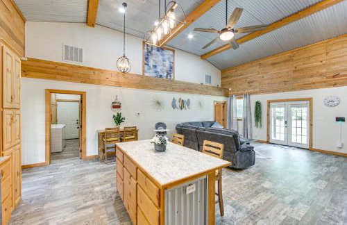 Quitman Lakefront Cabin w/ Screened Porch & Grill! - Foto 9