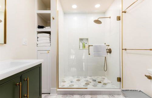 Clover Retreat - 3B 2BA Home 1 mi to ND - Foto 23