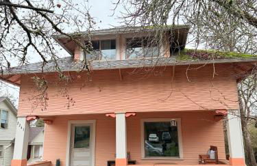 University House - Photo 2