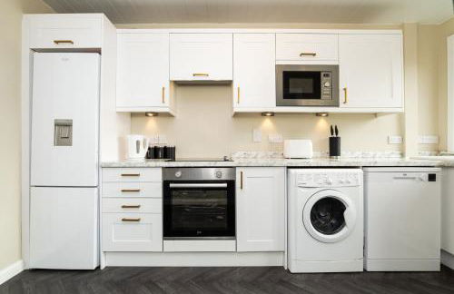 3 Bed House with Driveway- by Holiday Homes - Foto 20