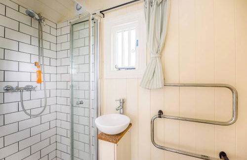 Sage Shepherds Hut Boundary Farm, Framlingham - Foto 6