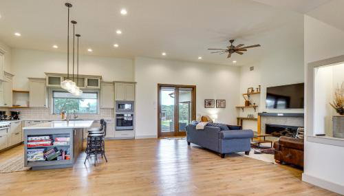 Large Group Getaway in Georgetown w/ Private Pool! - Foto 2