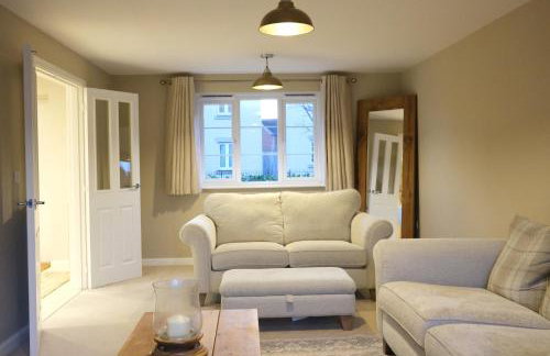 Luxury 6-Bedroom House 5 minutes from Bicester Village Shopping Outlet - Perfect for Business and Family Stays! Private Parking for 4 Cars! - Photo 21
