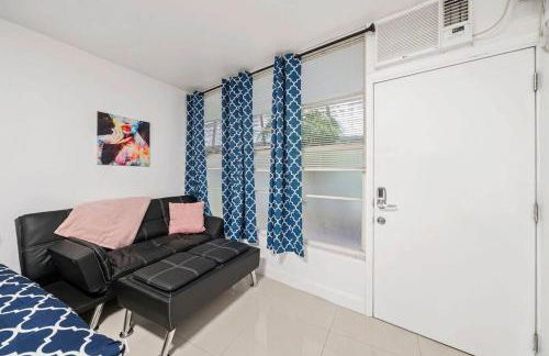 Escape 2 Beach, Ocean Dr Deco Apt with 2 Queen beds - Foto 14