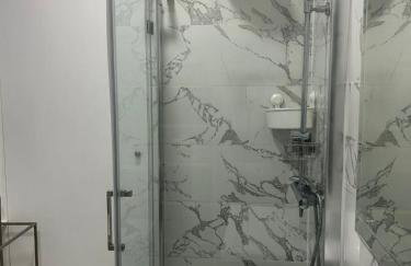 Bright 1-Bed - 2 mins to Forest Hill Station - Photo 9