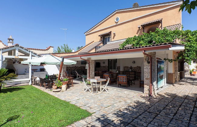 Villa Erika with private pool and garden - Foto 30