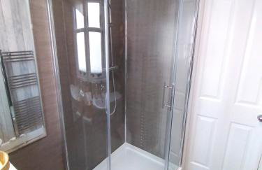 Cosy 2-BDR Apartment & 15 minutes to Edinburgh by train & Free Parking - Foto 13