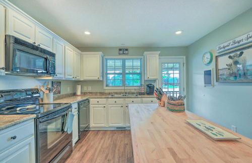 Lakefront Retreat with Deep Water and Great Views! - Foto 9