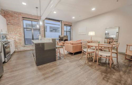 Elegant 2 Bedroom Prime Location - Foto 11