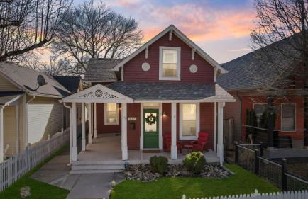 Stay & Play Indy- Indoor Fun - 5 Min to Downtown - Sleeps 10 - Arcade fun - Foto 62