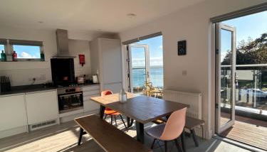 The Beach Retreat - Photo 5