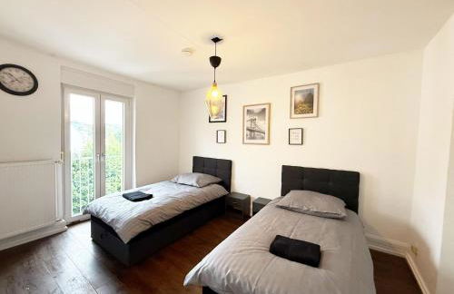 Frankfurt 6 Betten 4 OG FR1 - Foto 1