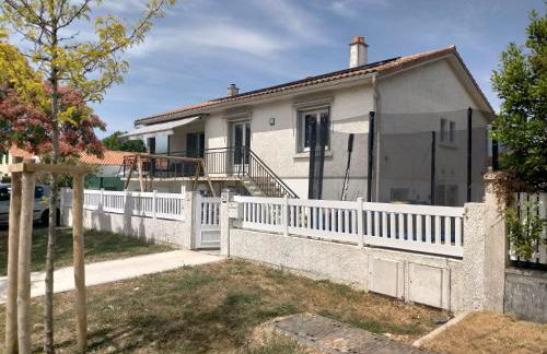 Maison familiale 4 chambres, proche commerces et plage - Foto 1