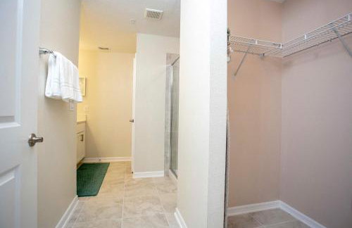 Four Bedroom Close to Disney w Screened Pool Storeylake 4910 - Foto 52