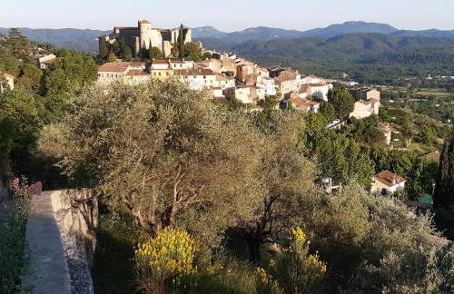 Appartement au cœur du village de CALLIAN - Foto 1
