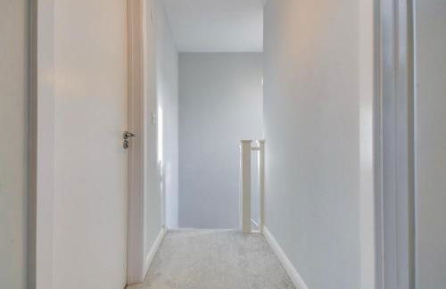 Lovely 2-Bed House with parking - Foto 23