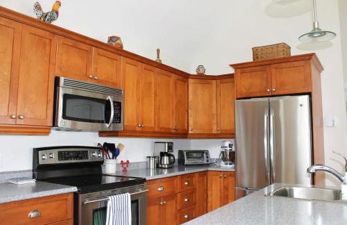 Couples Cove Cottage - Photo 4