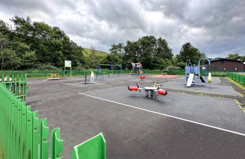 Joyful Jungle Jewel wBalcony & Foozeball-Ferndale - Foto 48