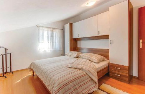 Three-Bedroom Holiday Home In Dragozetici - Foto 5