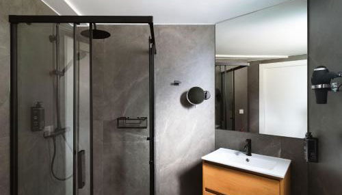 Limehome Madrid Calle de Bolivia - Foto 5, Shower