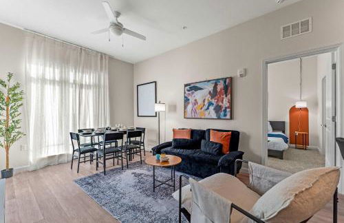 Riviere 2BR Apartment Pet Friendly Oasis Sleeps 6 Close to Epic Universe Pool & Gym - Foto 16