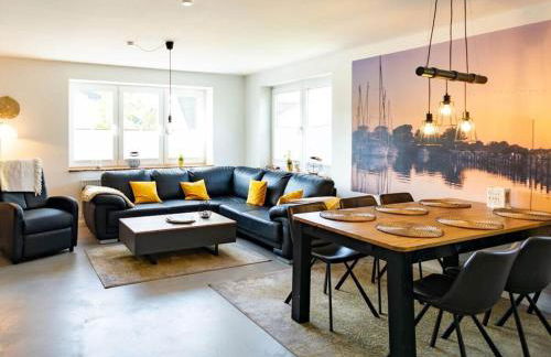 Old Merchant on the Baltic Sea Beach - Photo 8