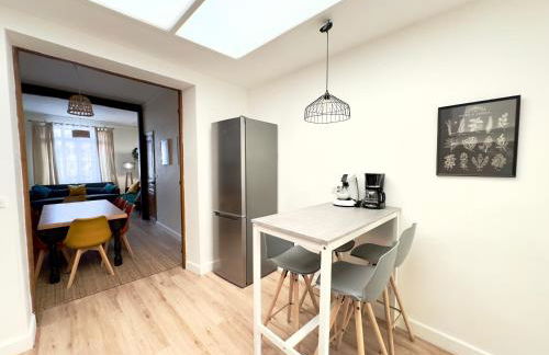 4 Ch - 10 pers - Grande Maison - Parking - Jardin - BBQ - Foto 20