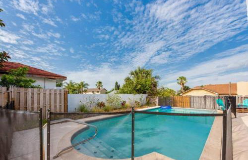 Large pool home and blocks away from the beach - Foto 6