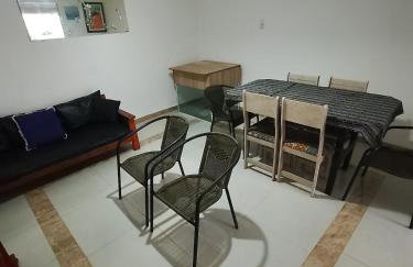 Two-story home with solar-heated pool and 4 bedrooms - Foto 3