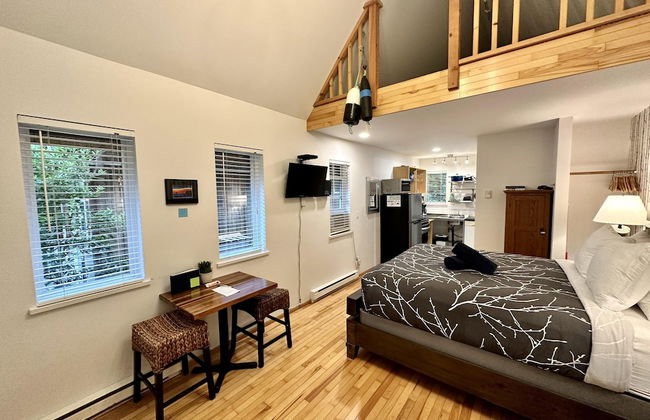 West Coast Cabin - Photo 16