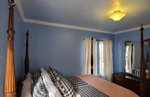 PRIVATE HOME Walk to Downtown CHERRY BLOSSOM COTTAGE Hot Tub SLEEPS UP TO 6 GUESTS - Foto 14