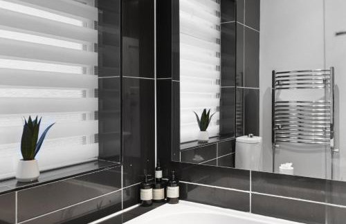 Lovely 4b Stay- Ideal for Contractors & Families - Photo 13