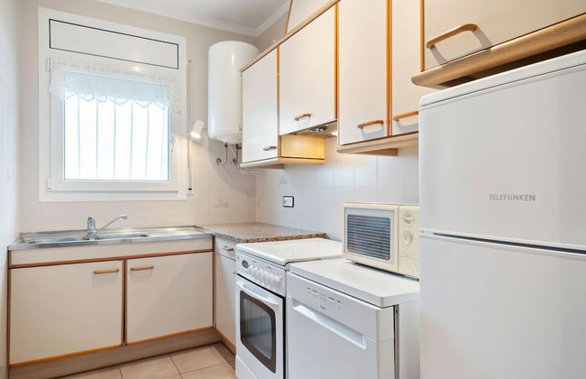 Peaceful Holiday Home in Sant Pere Pescador With Swimming Pool - Foto 4